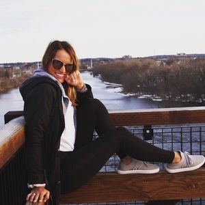 Meet your Posher, Brooke